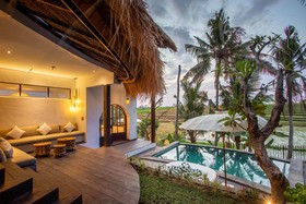 Tropical Private Villa 3 BR Canggu w/Staff