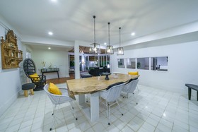Villa Kelapa Putih