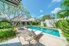 Villa Kelapa Putih