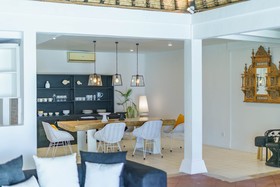 Villa Kelapa Putih