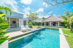 Villa Kelapa Putih