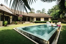 Villa Khadi