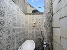 Umah Suta Sari