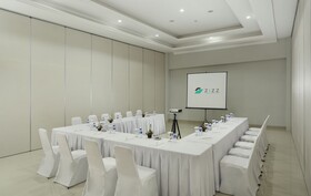 Zizz Convention Hotel