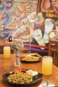 Miraa Guest House & Resto By Ghayatri