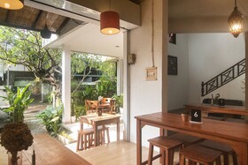 Miraa Guest House & Resto By Ghayatri
