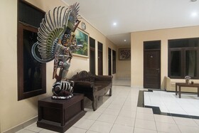 Miraa Guest House & Resto By Ghayatri