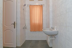 RedDoorz @ Jalan Gatot Subroto Denpasar