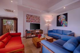 Kutus Kutus Keramas Villa