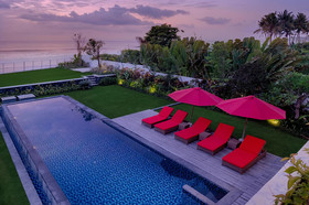 Kutus Kutus Keramas Villa