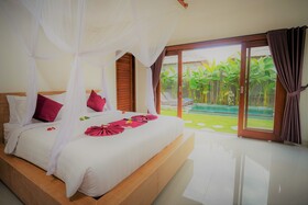 Three Gold Luxury Private Villa