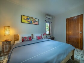 Tiis Garden Puri Villas