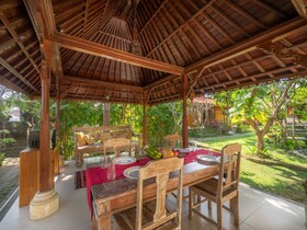 Tiis Garden Puri Villas