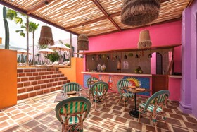 El Barrio Boutique Hotel & Bar