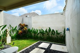 The Khayangan Dreams Villa Umalas