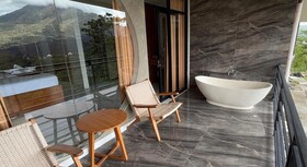 Caldera Hotel & Restaurant