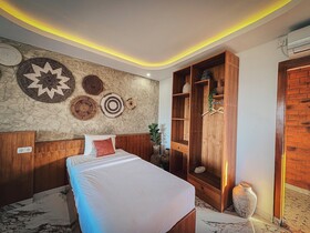 Caldera Hotel & Restaurant