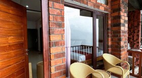 Caldera Hotel & Restaurant