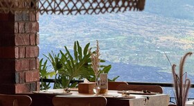 Caldera Hotel & Restaurant