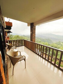 Caldera Hotel & Restaurant