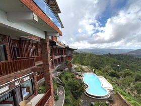 Caldera Hotel & Restaurant