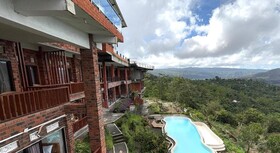 Caldera Hotel & Restaurant