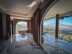 Caldera Hotel & Restaurant