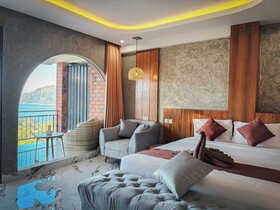 Caldera Hotel & Restaurant