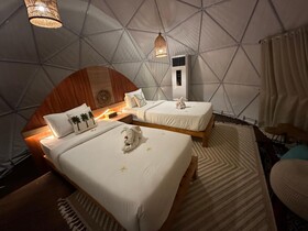 Glamping @ Pebbles & Fins