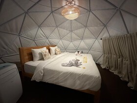 Glamping @ Pebbles & Fins