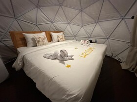 Glamping @ Pebbles & Fins