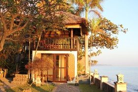 The Ning Beach & Villa