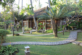 The Ning Beach & Villa