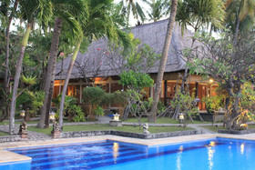The Ning Beach & Villa