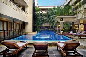 Famous Hotel Kuta