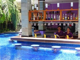 Famous Hotel Kuta