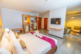 Famous Hotel Kuta