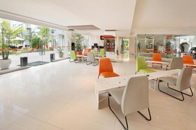 HARRIS Hotel & Residence Riverview Kuta Bali