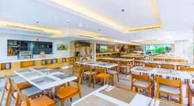 Harris Hotel Kuta Galeria