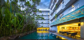 Harris Hotel Kuta Galeria