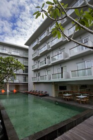 Harris Hotel Kuta Galeria