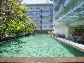 Harris Hotel Kuta Galeria