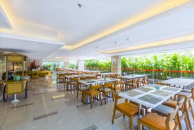 Harris Hotel Kuta Galeria