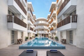 Holiday Inn Express Bali Sunset Road