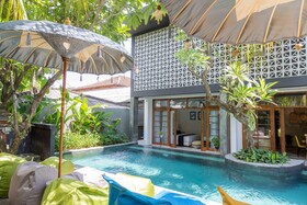 Interconnection Kuta Hostel