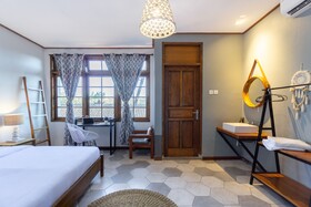 Interconnection Kuta Hostel