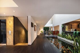 The Akmani Legian