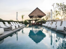 The Akmani Legian