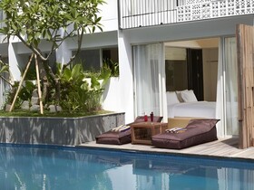 The Akmani Legian