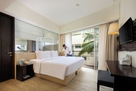 The Akmani Legian